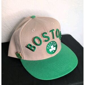 Boston Celtics NBA Ultra Game Archway Flat Bill Snapback Hat And Collectable Pin
